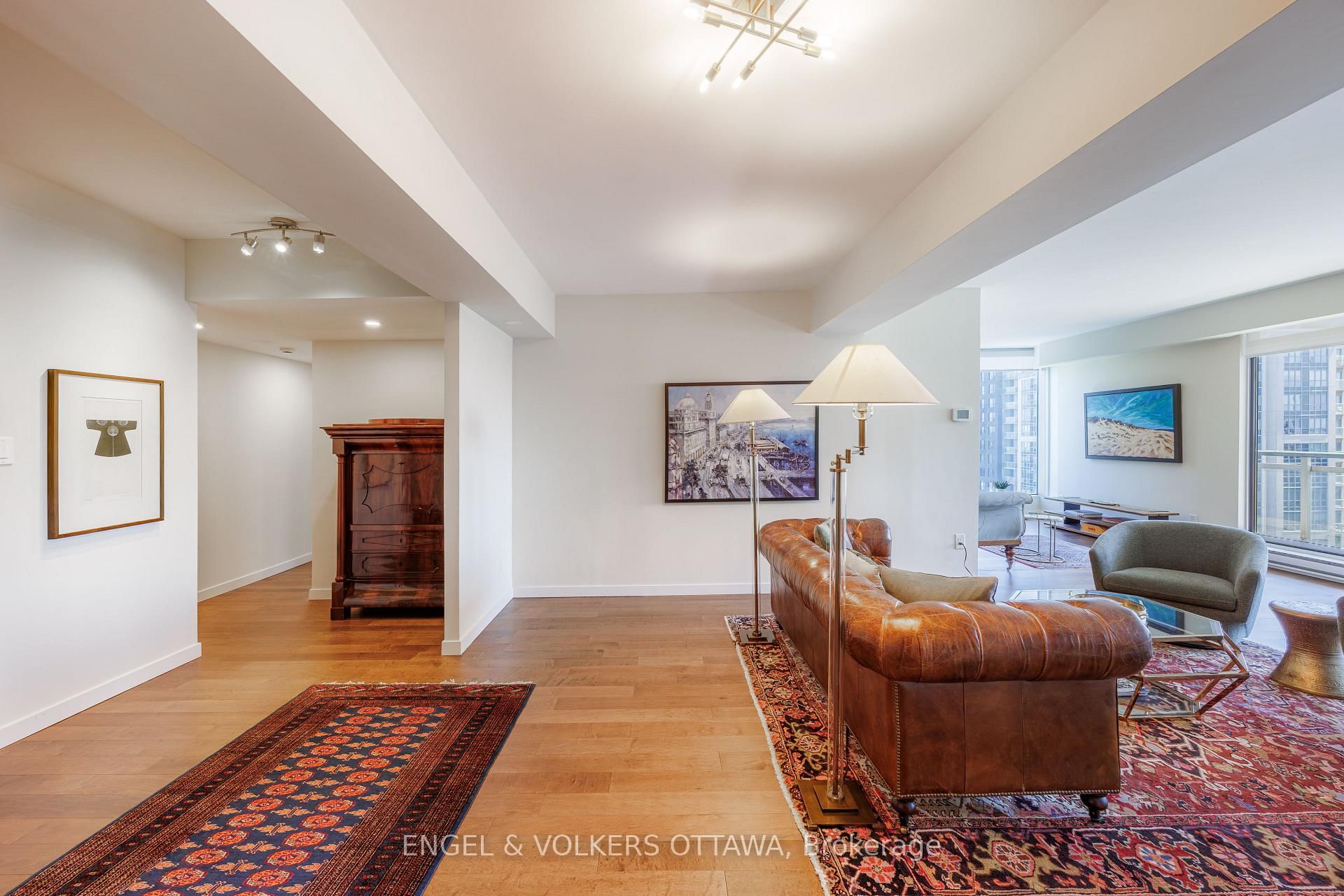 160 George Street, Unit 2404