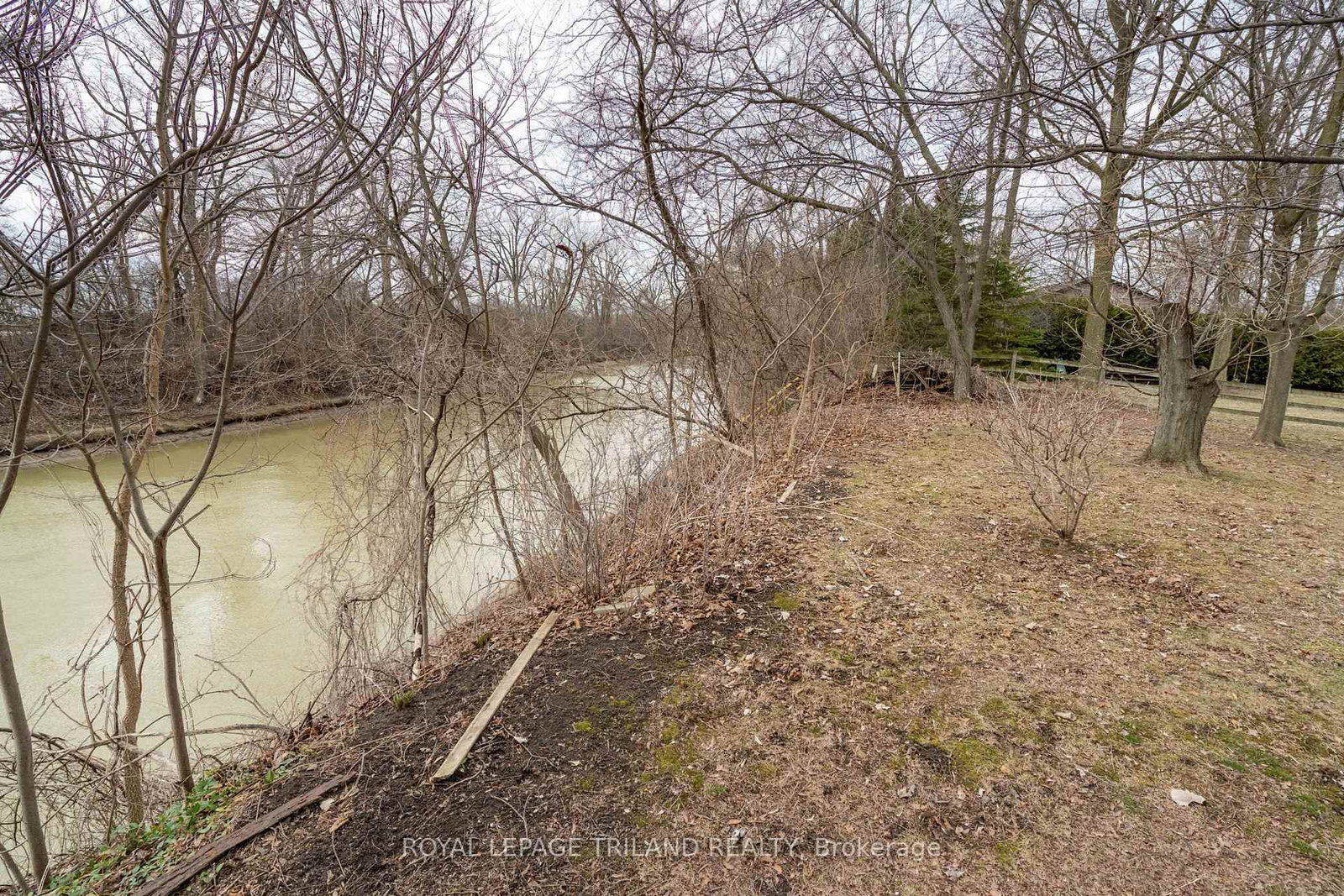 8419 Defore Drive • Lambton Shores, ON photo 14