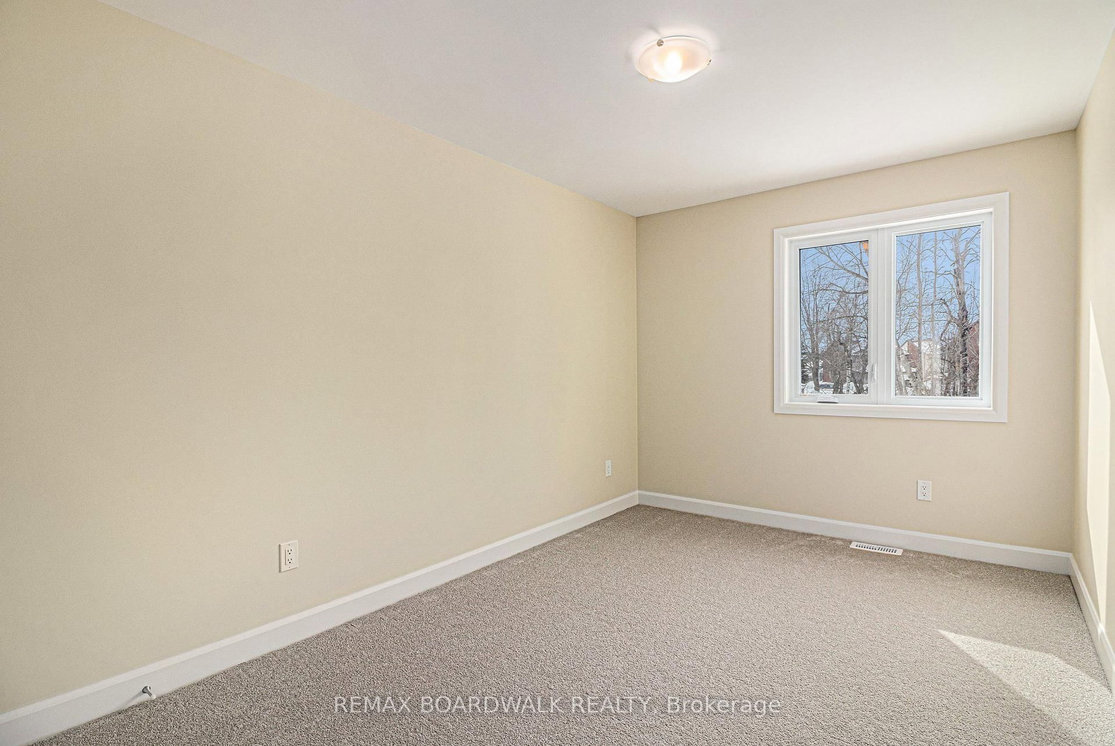 343 Voyageur Place • Russell, ON photo 12