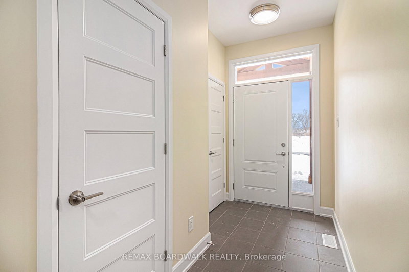 343 Voyageur Place