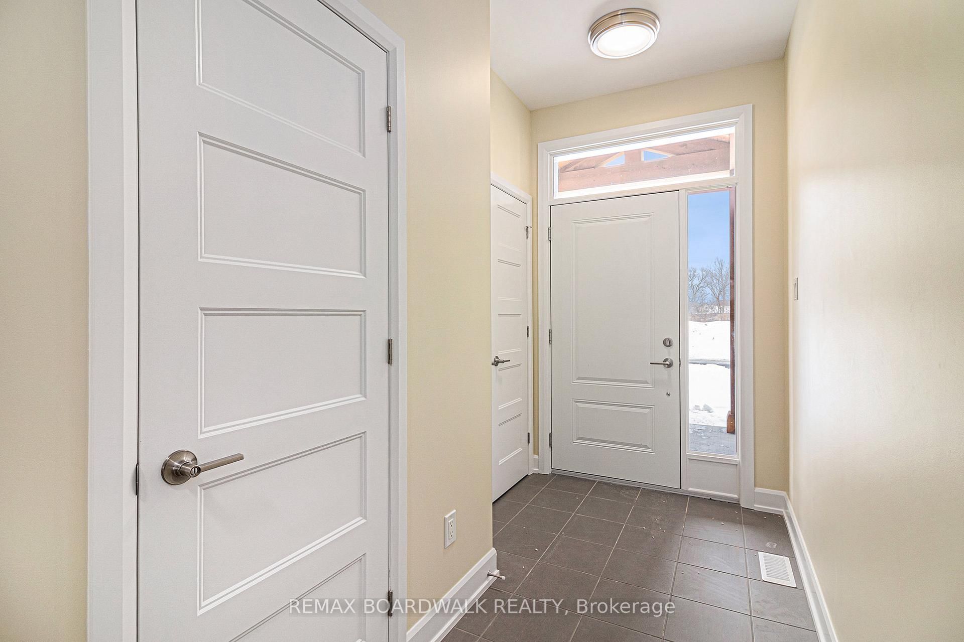 343 Voyageur Place