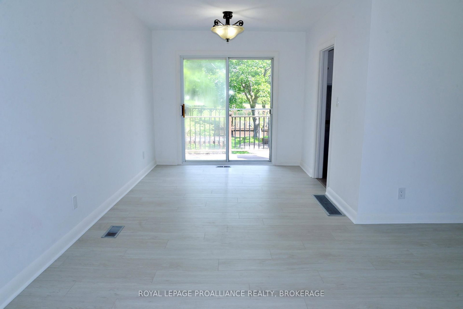 775 Alfred Crescent • Kingston, ON photo 4