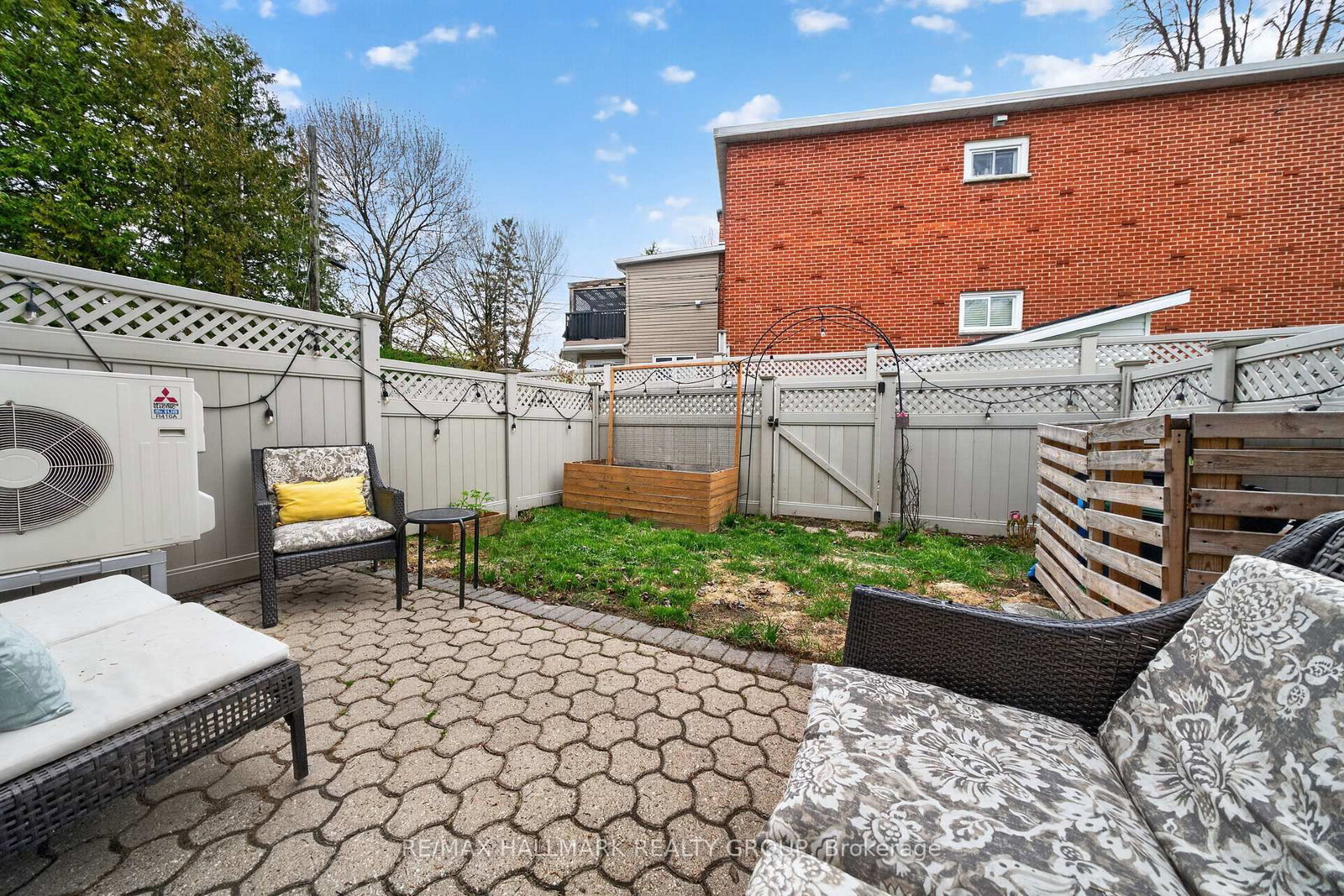 Townhouse for sale at 8-740 Morin Street, Ottawa, Ontario, K1K 3G9 - Castle Heights - MLS: X13494792