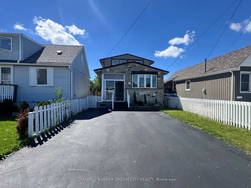 39 Reid Avenue N