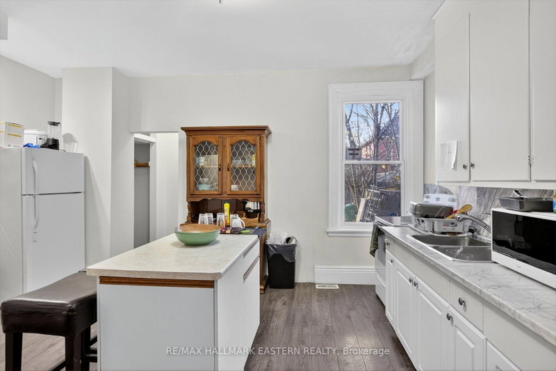 273 Thomas St photo 5