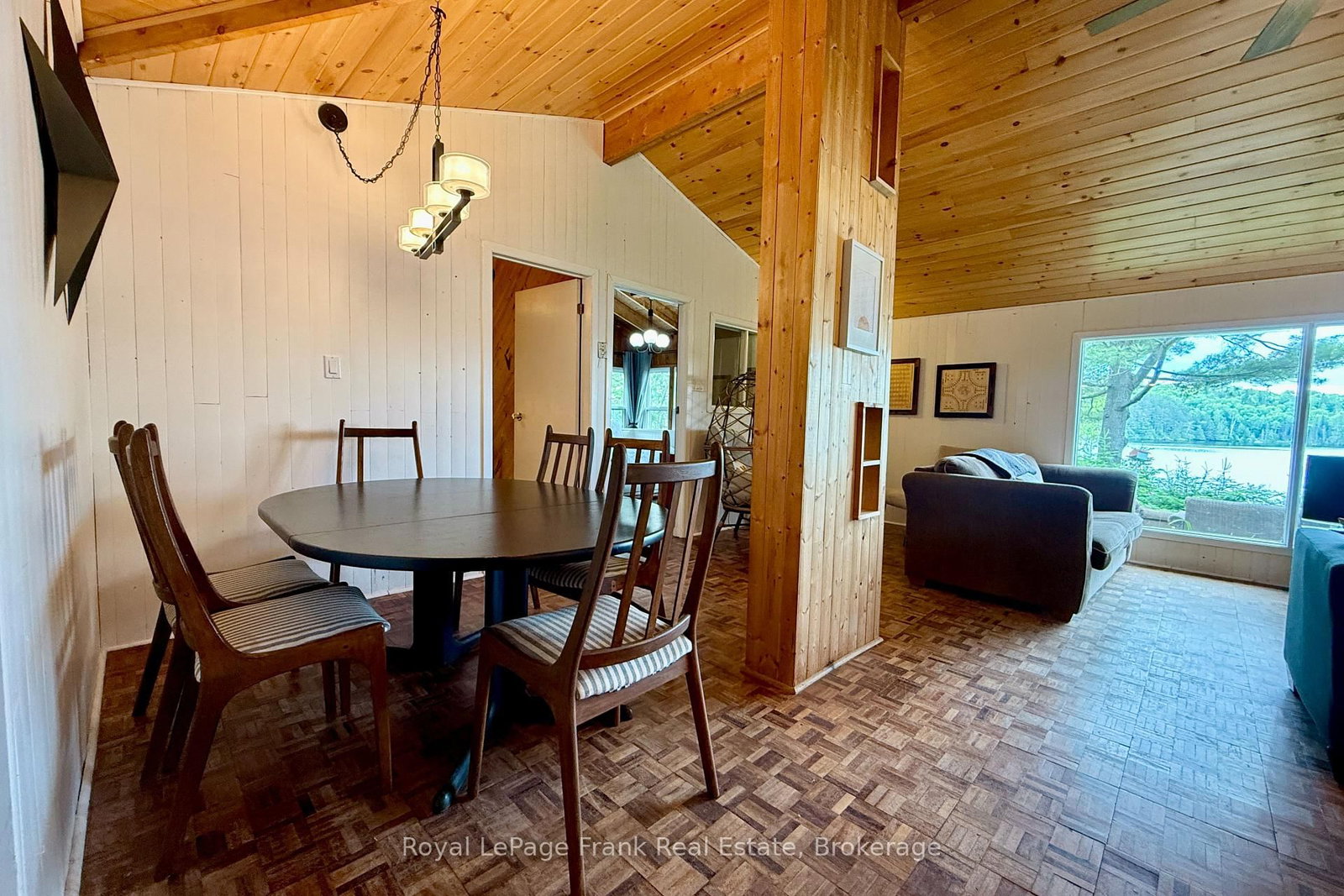 554A South McKenzie Lake Road • South Algonquin, ON photo 10