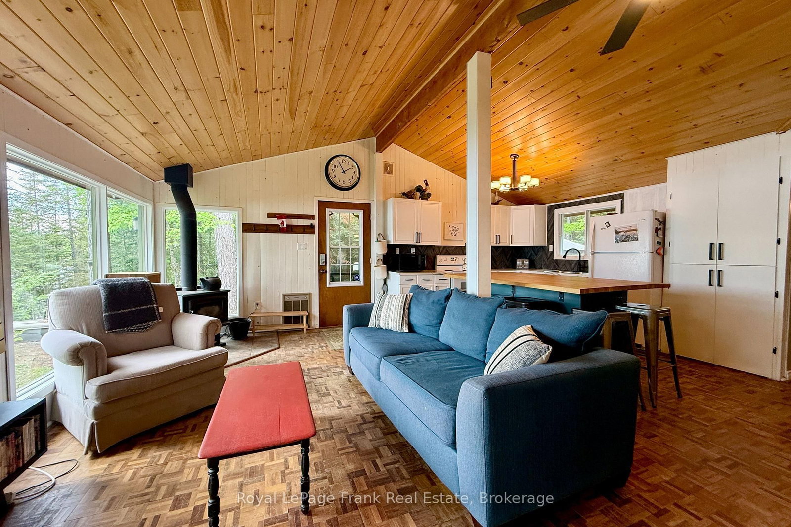 554A South McKenzie Lake Road • South Algonquin, ON photo 11
