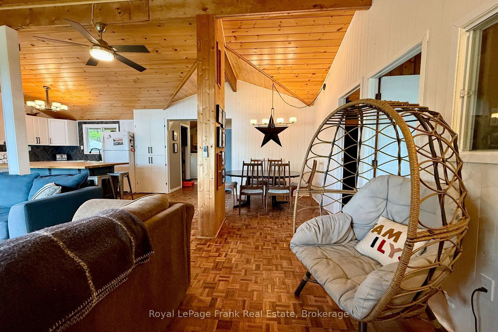 554A South McKenzie Lake Road • South Algonquin, ON photo 12