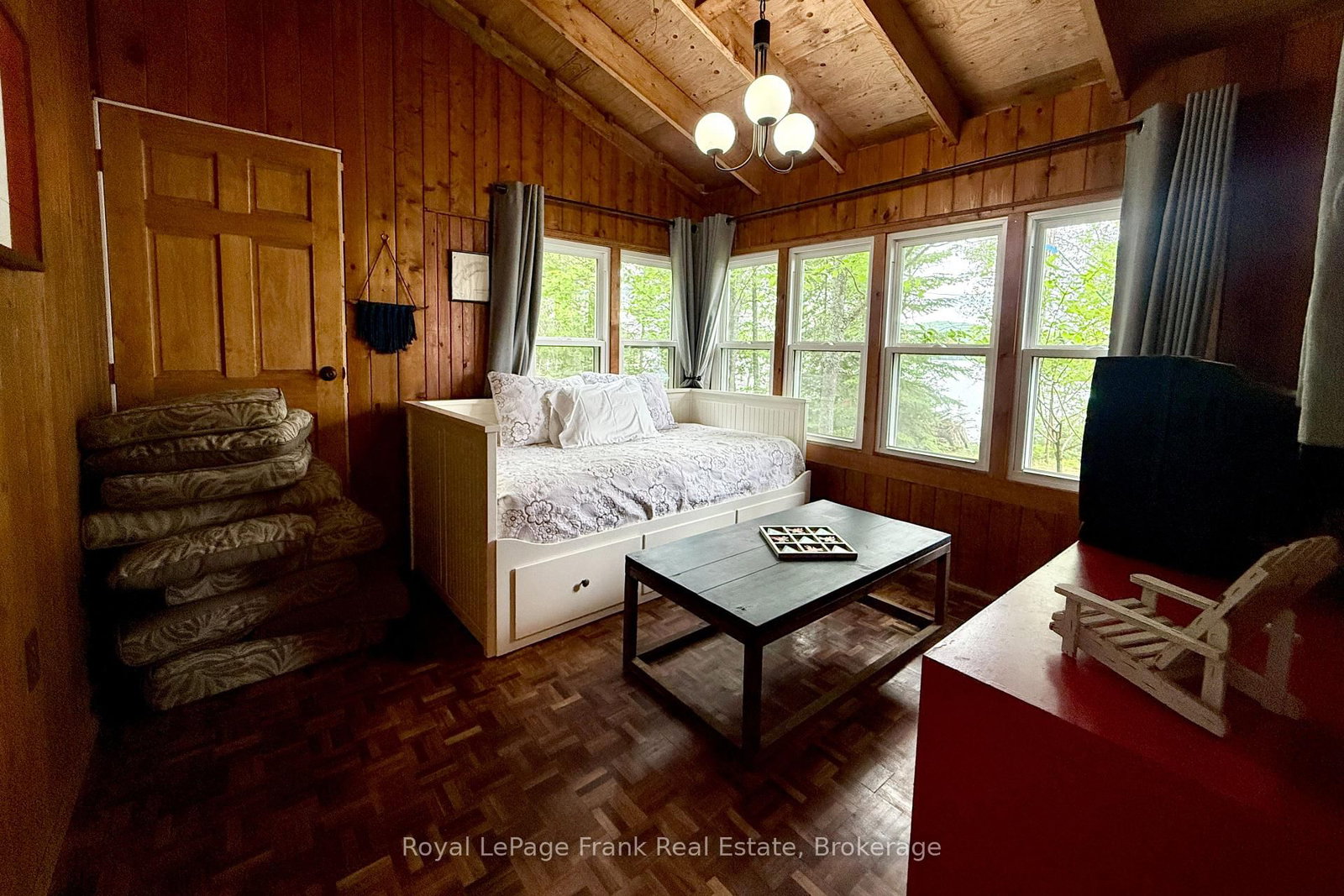 554A South McKenzie Lake Road • South Algonquin, ON photo 13