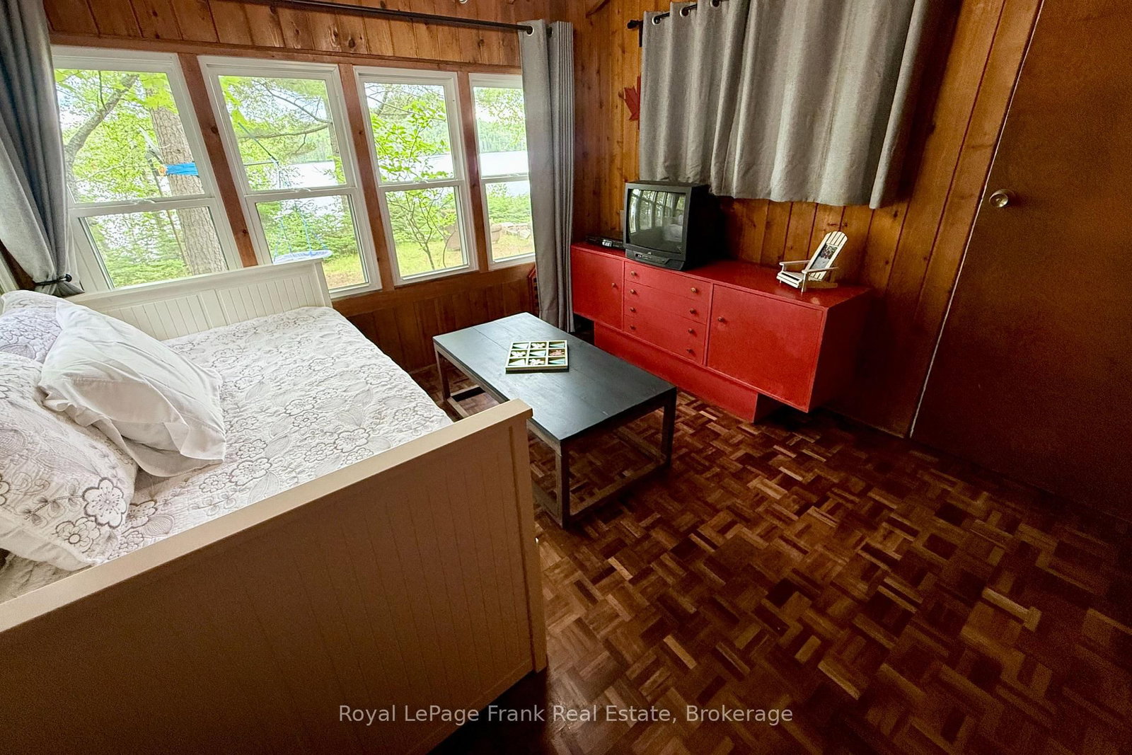 554A South McKenzie Lake Road • South Algonquin, ON photo 14