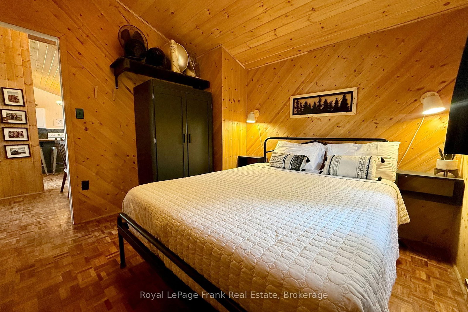 554A South McKenzie Lake Road • South Algonquin, ON photo 16