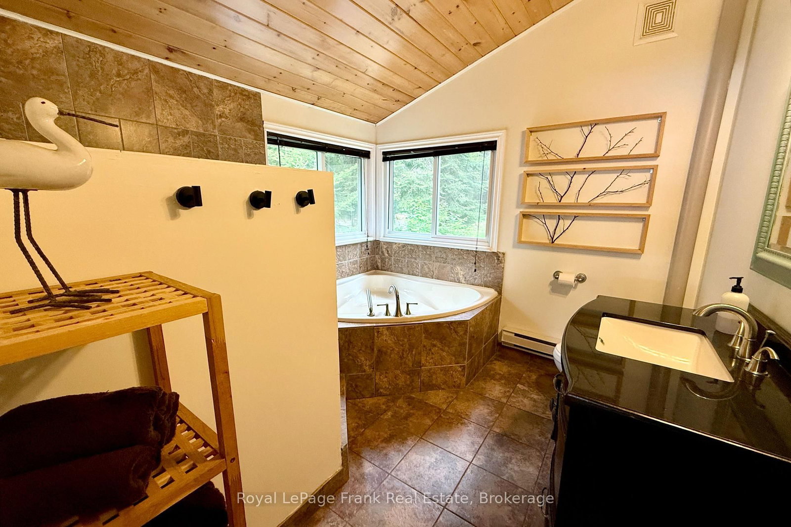 554A South McKenzie Lake Road • South Algonquin, ON photo 24
