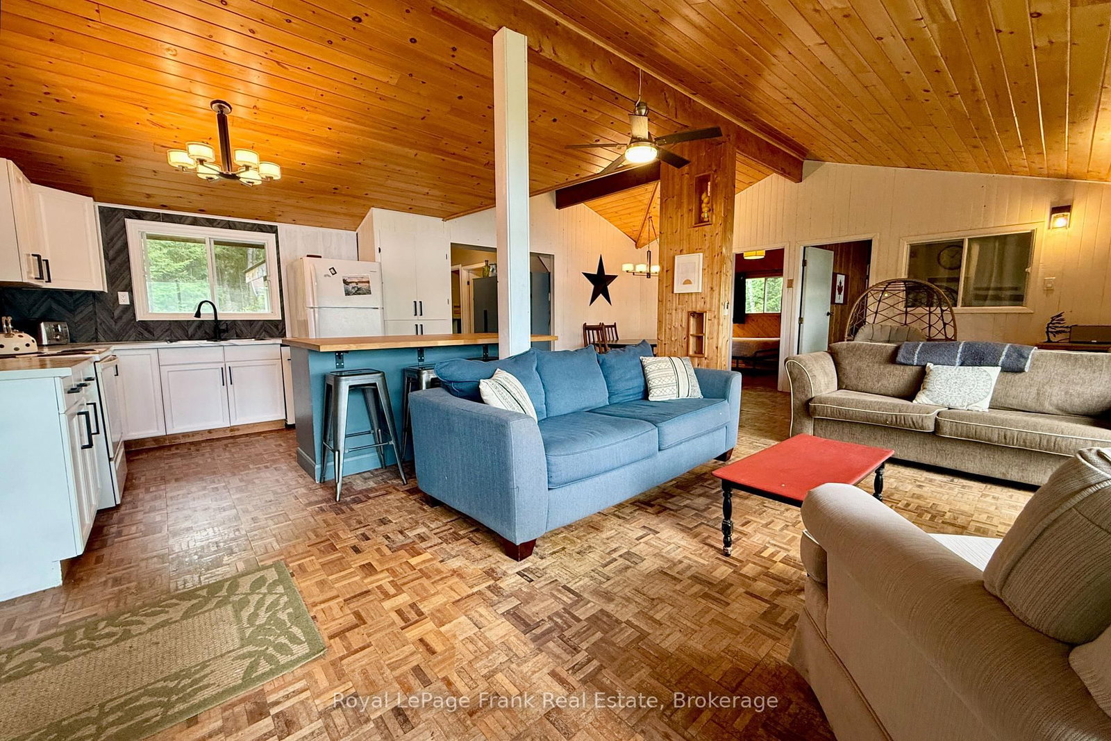 554A South McKenzie Lake Road • South Algonquin, ON photo 4