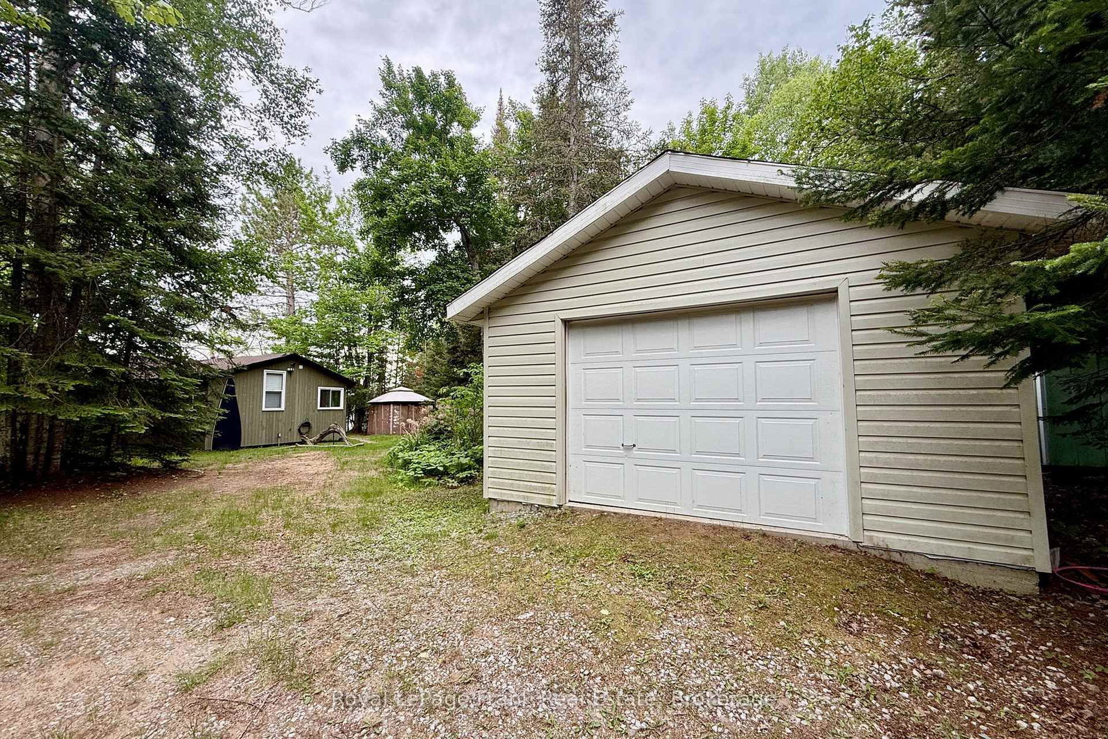 554A South McKenzie Lake Road • South Algonquin, ON photo 40