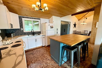 554A South McKenzie Lake Road • South Algonquin, ON photo 6