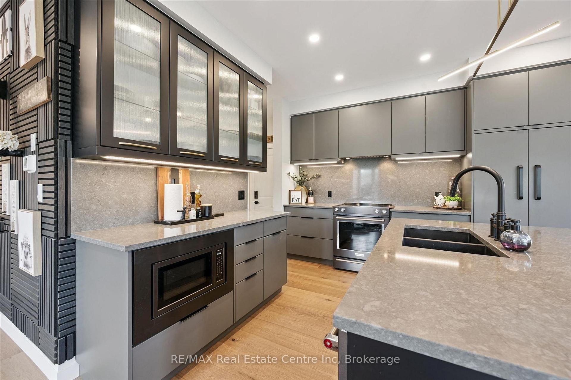 3 Queensbrook Crescent