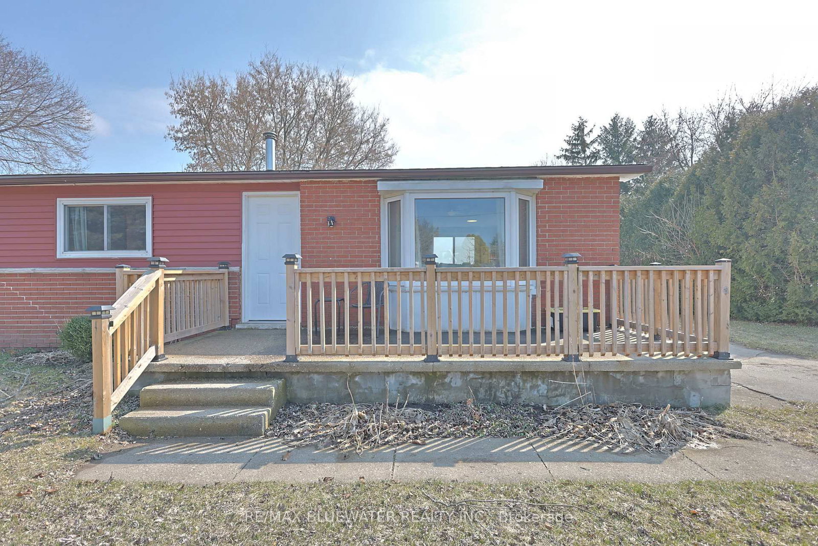9897 Eric Street • Lambton Shores, ON photo 10