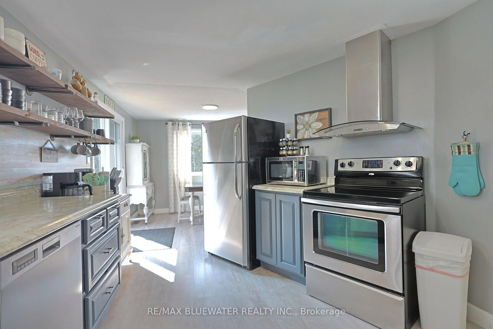 9897 Eric Street • Lambton Shores, ON photo 20