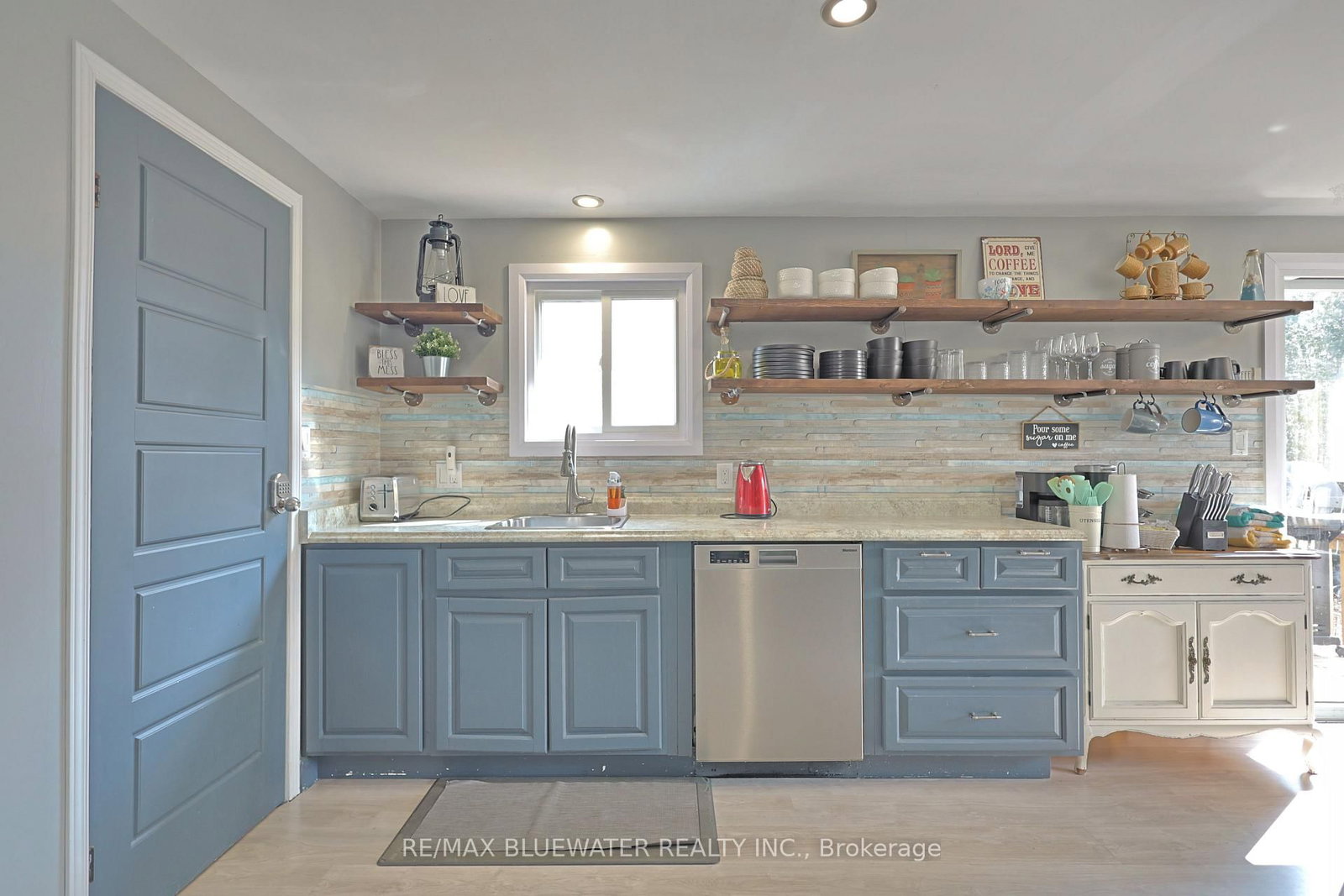 9897 Eric Street • Lambton Shores, ON photo 22