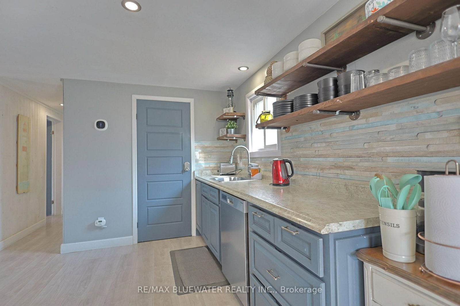 9897 Eric Street • Lambton Shores, ON photo 23