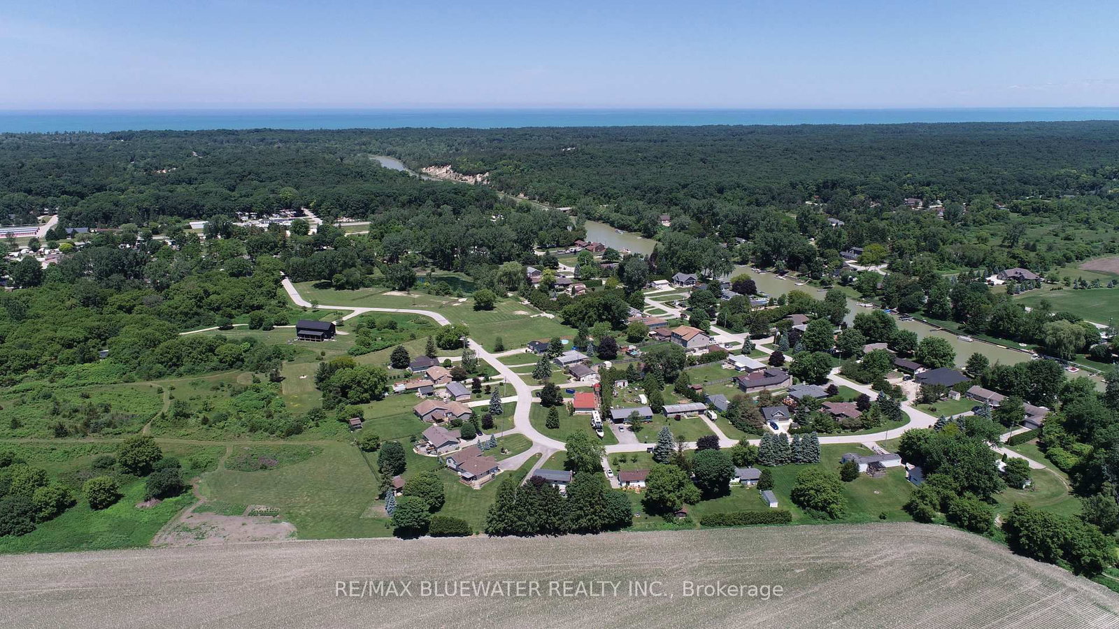 9897 Eric Street • Lambton Shores, ON photo 3