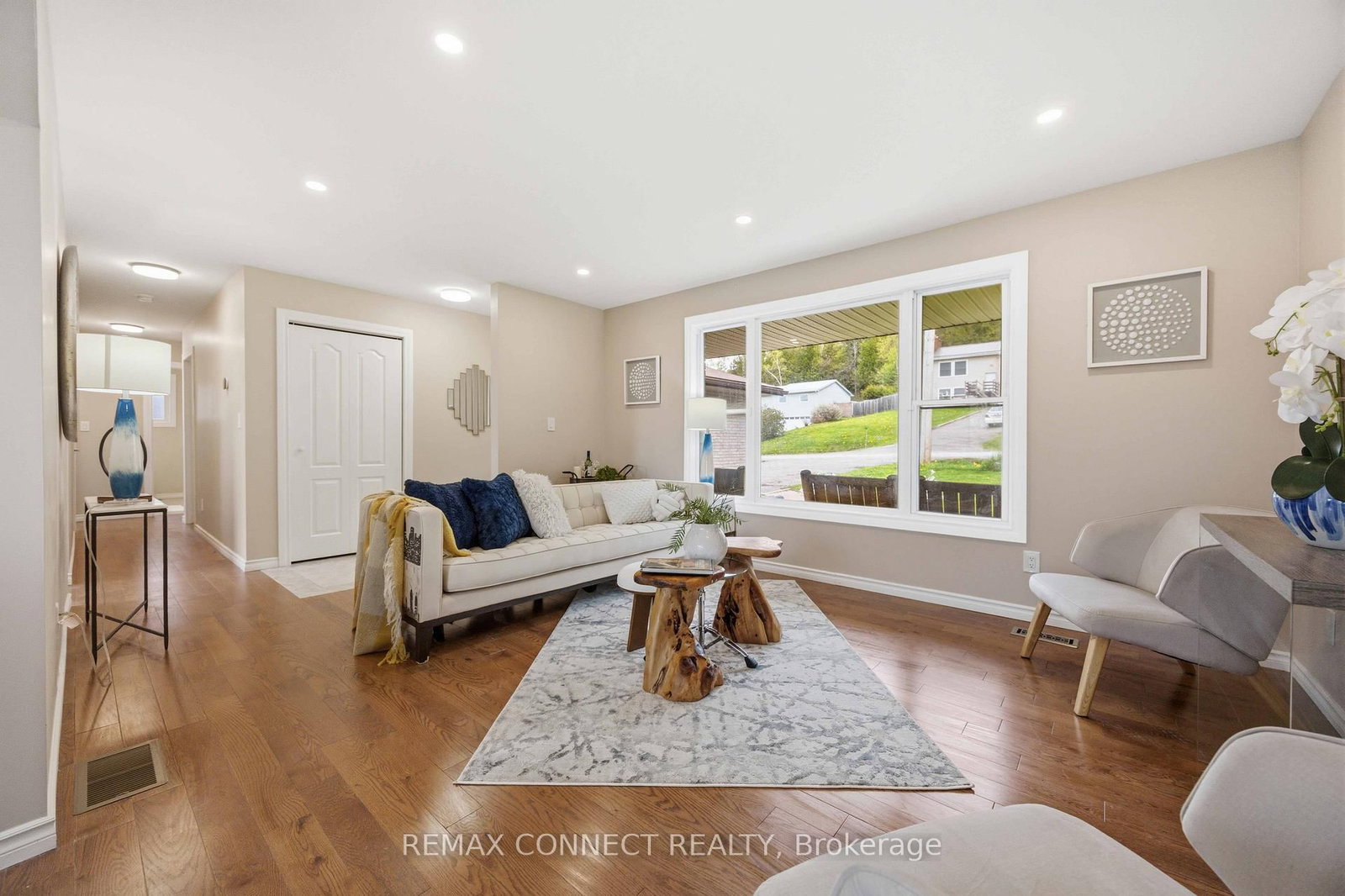 36 Helen Drive • Kawartha Lakes, ON photo 8