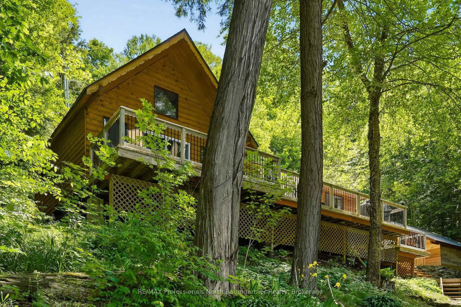 1093 Corylus Lane • Dysart et al, ON photo 2