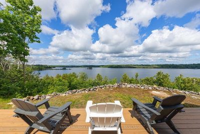 812 Buck Hollow Lane • Leeds and the Thousand Islands, ON photo 4