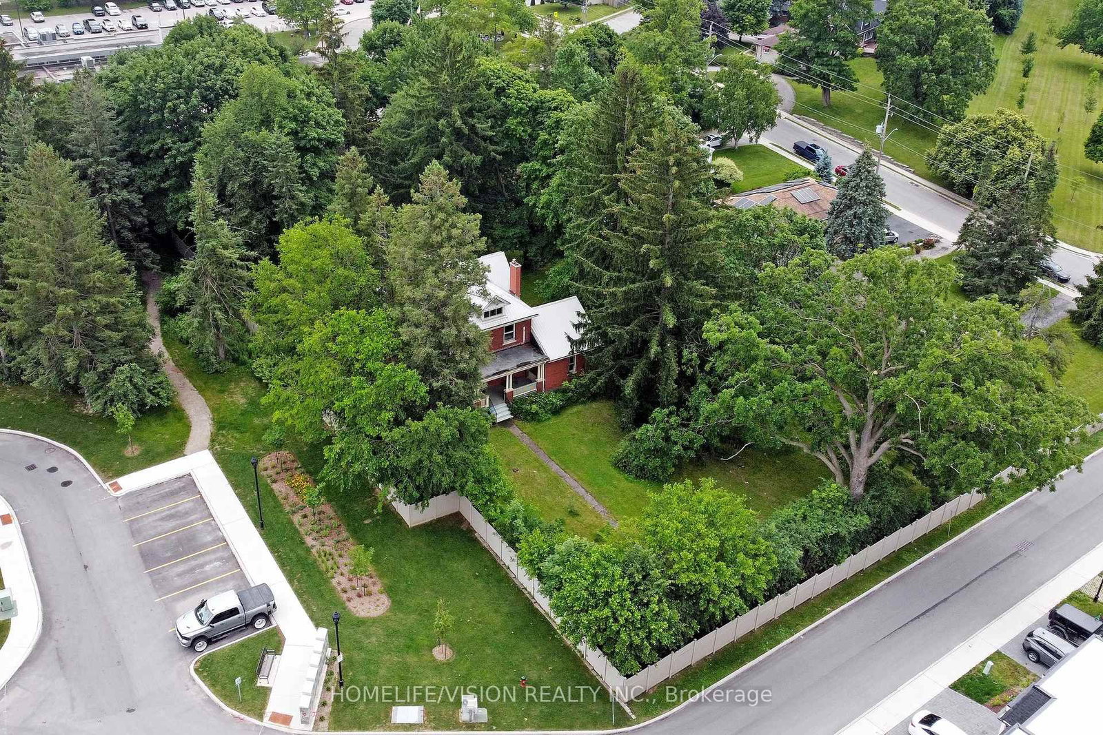 135 Elgin Street N • Cambridge, ON photo 44