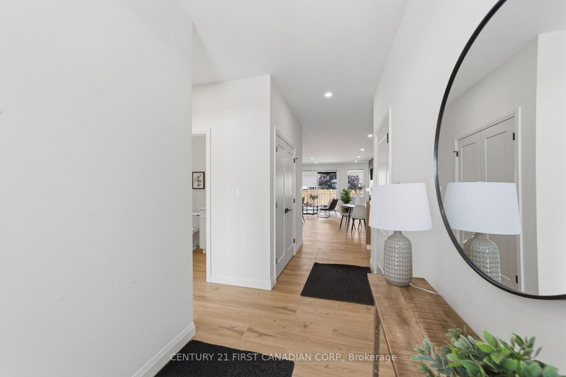 32 Postma Cres photo 5