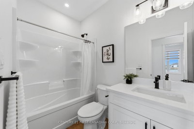 32 Postma Crescent • #12 • North Middlesex, ON photo 8