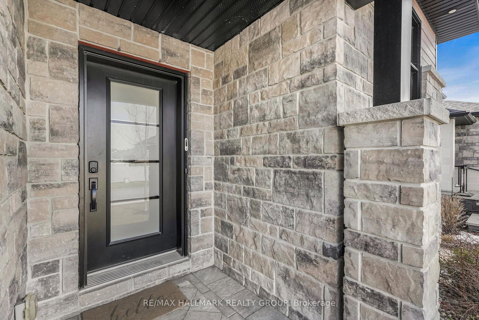 1069 DIAMOND Street • Clarence-Rockland, ON photo 2