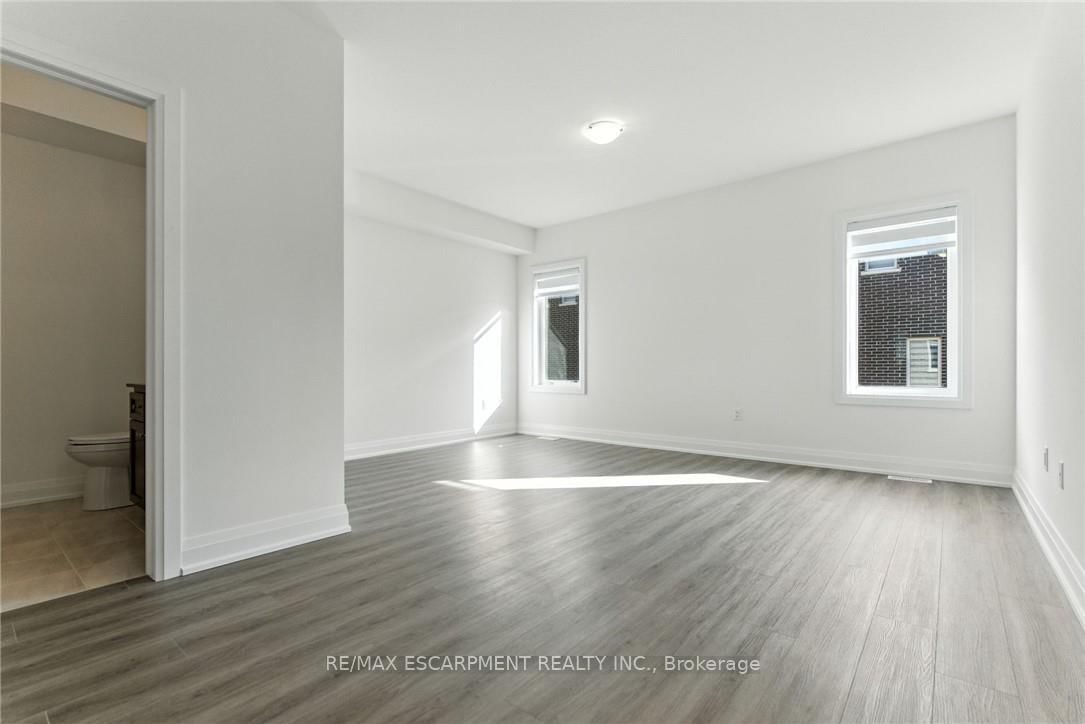 4 Clear Valley Lane