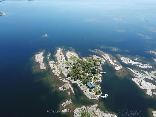 1 B731 Island