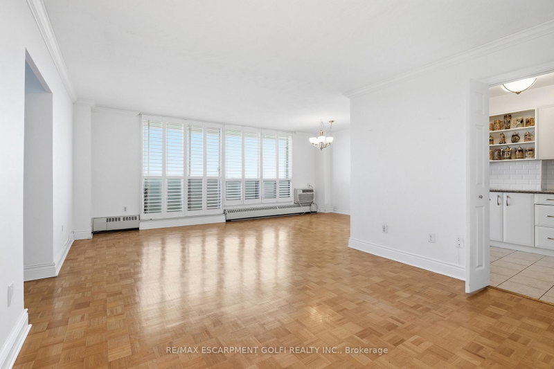 1005 - 15 Towering Heights Boulevard