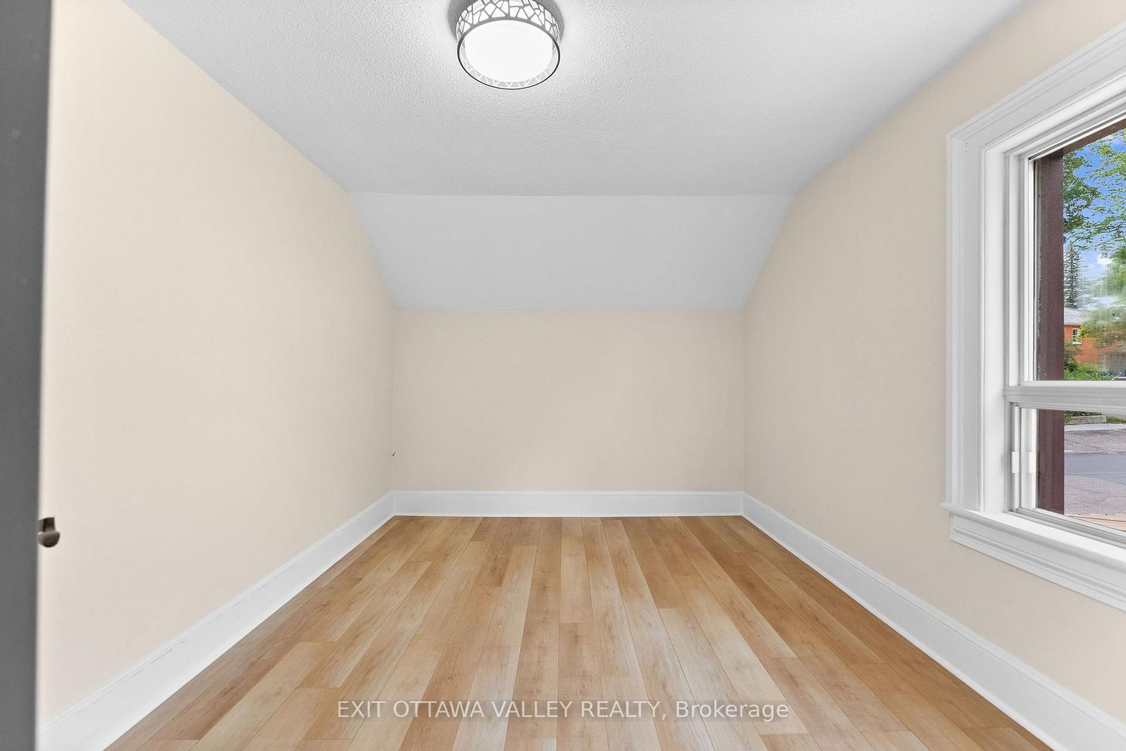 164 Maple Avenue • Pembroke, ON photo 21