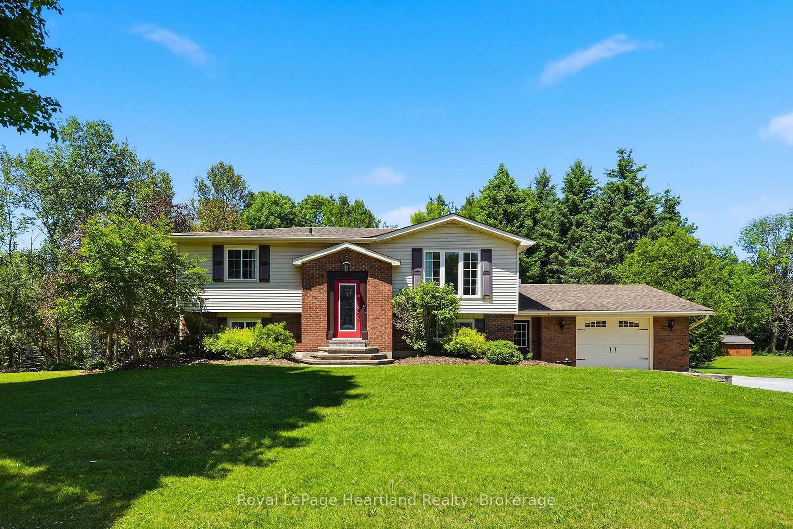 106 CEDAR Court • Chatsworth, ON photo 1