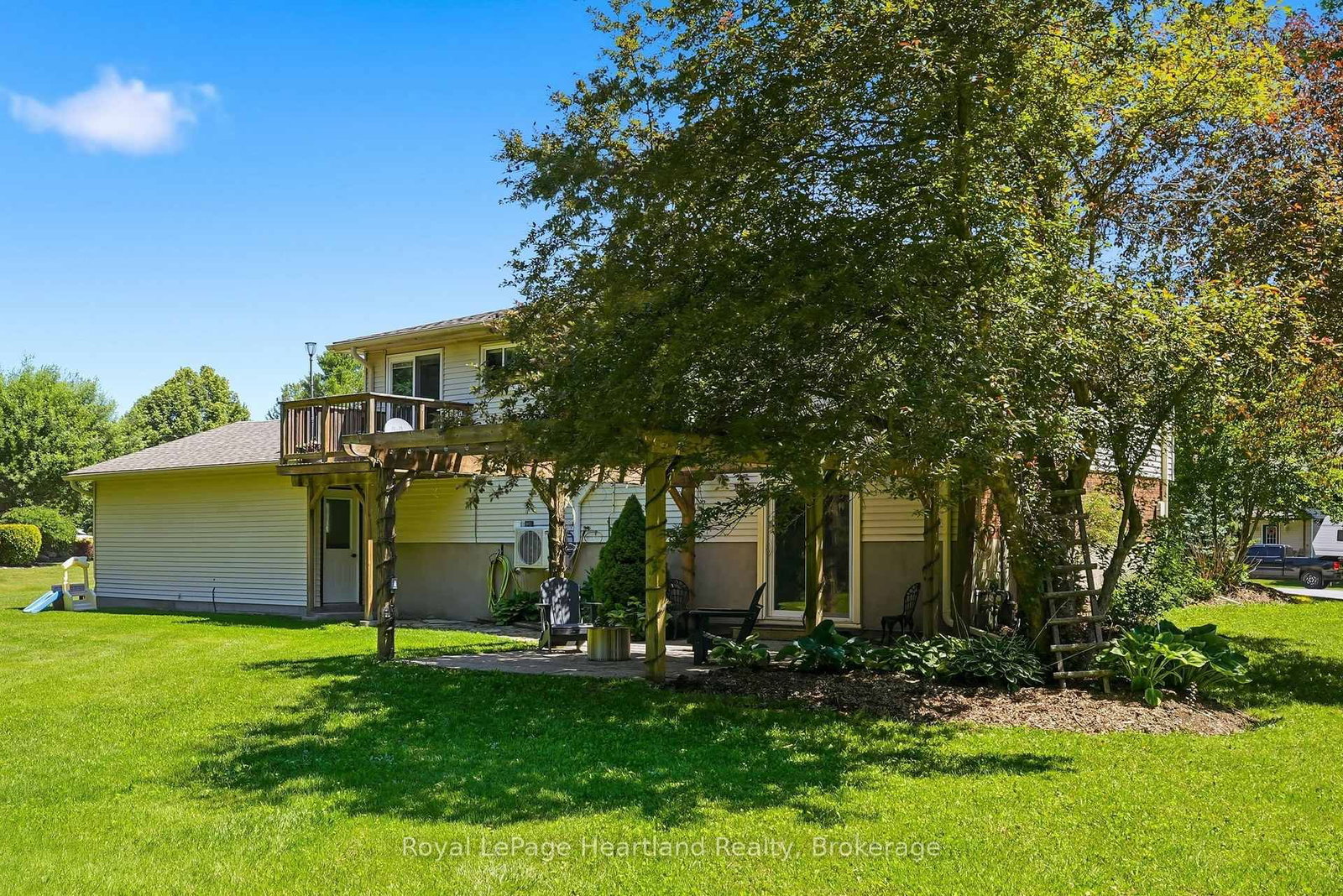 106 CEDAR Court • Chatsworth, ON photo 37