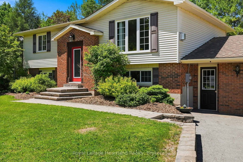 106 CEDAR Crt photo 5