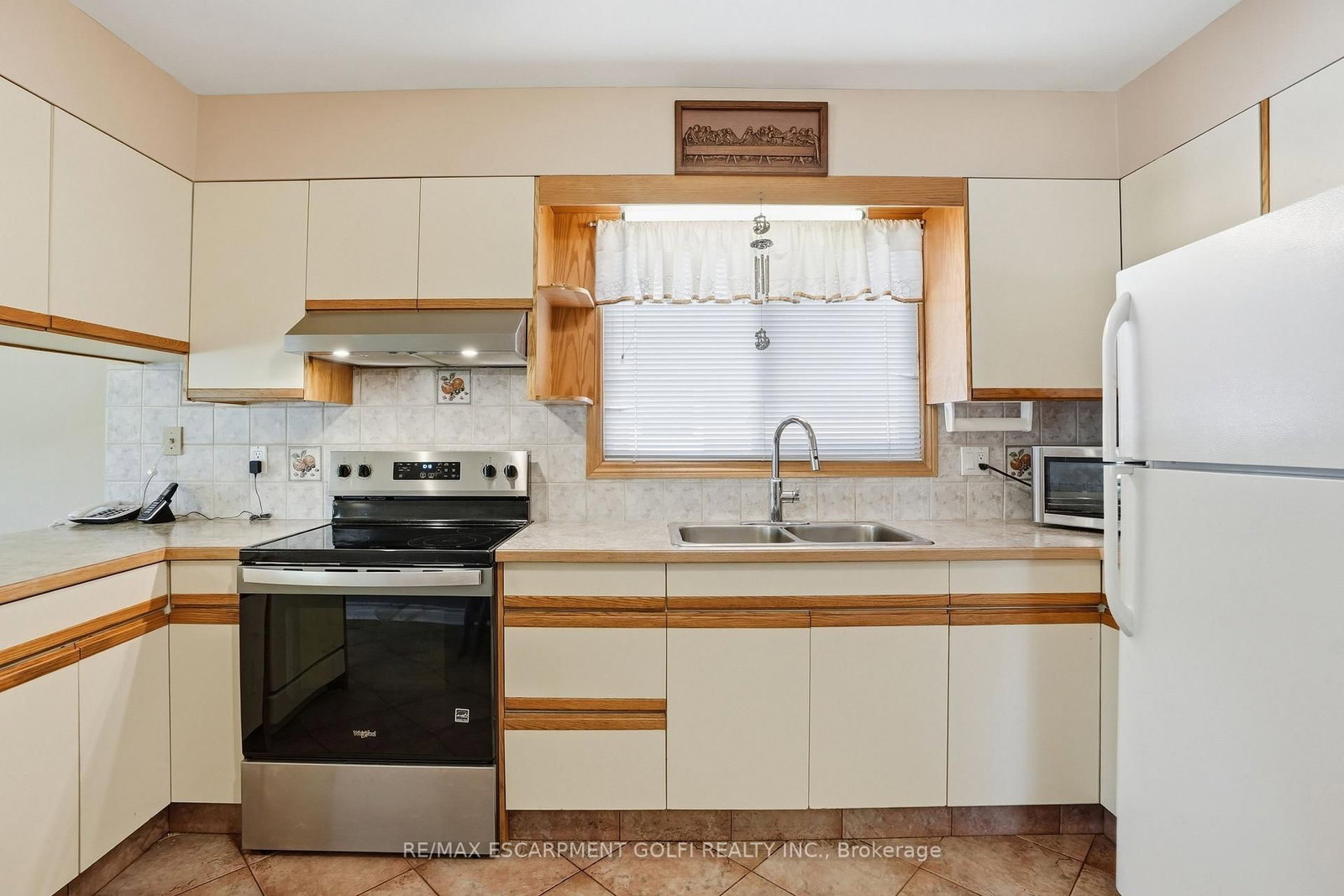 18 Pleasant Avenue • Hamilton, ON photo 8