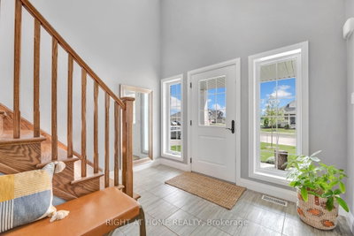 135 Stephenson Way — photo 4
