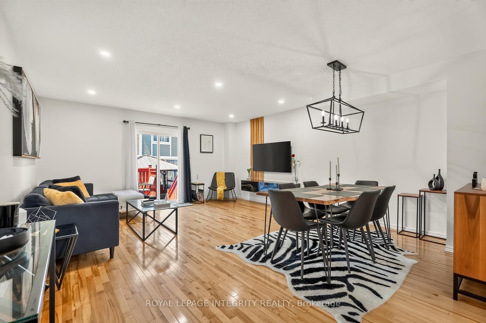 16 Stamford Private