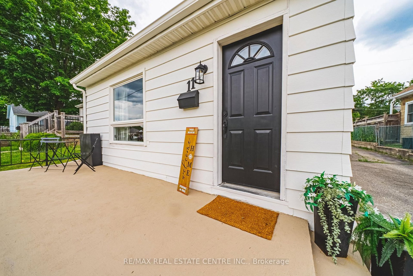 11 Broadview Crescent • Cambridge, ON photo 1