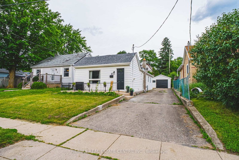 11 Broadview Avenue