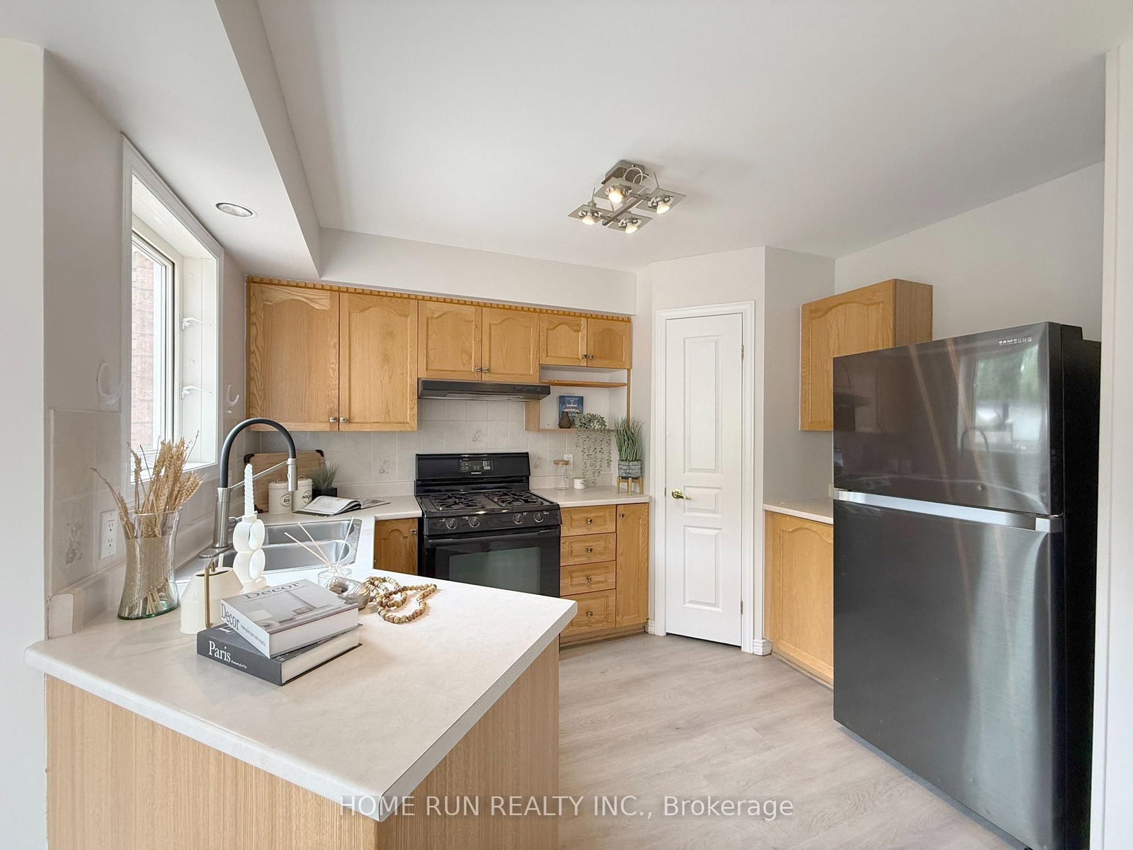 4354 Wildmint Square • Ottawa, ON photo 13