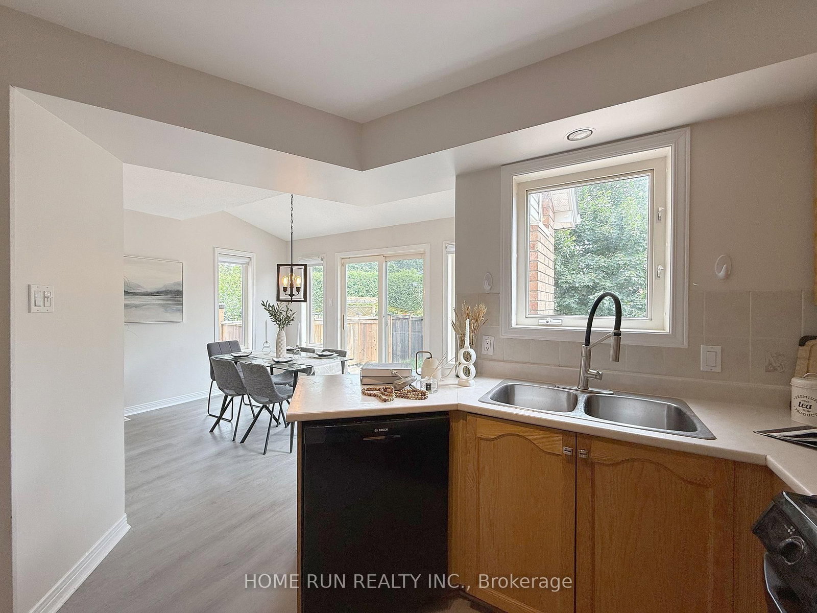 4354 Wildmint Square • Ottawa, ON photo 15