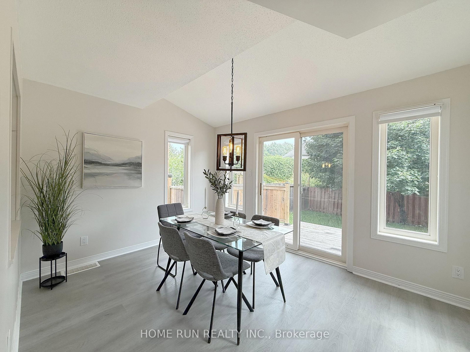 4354 Wildmint Square • Ottawa, ON photo 18