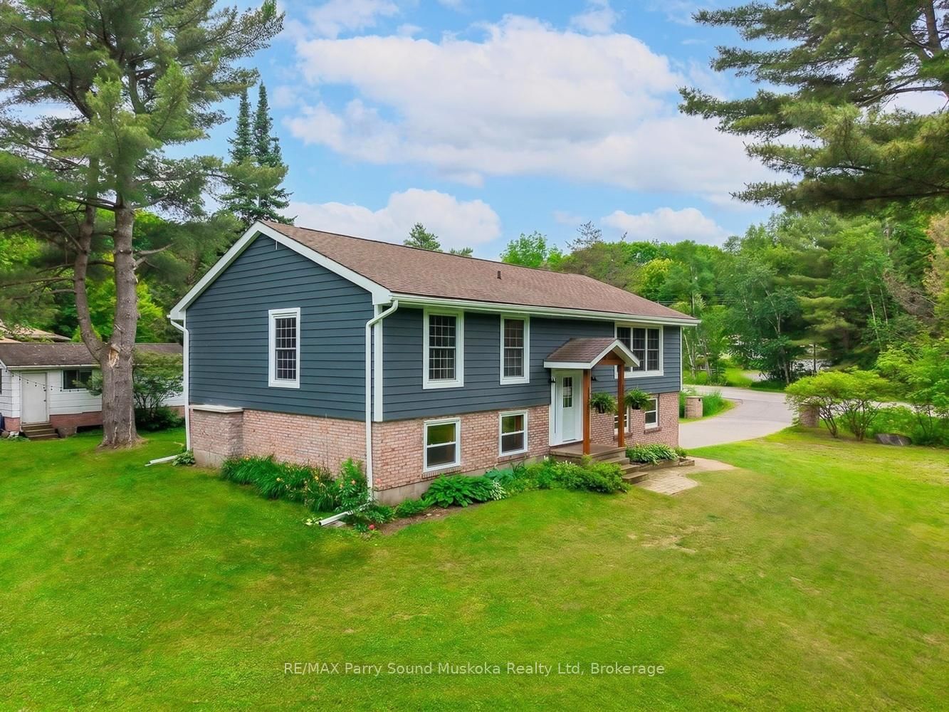 109 North Road N • McDougall, ON photo 3