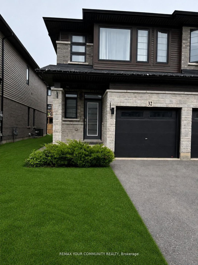 home for lease on 32 June Callwood (Main & 2nd Floor) Way
