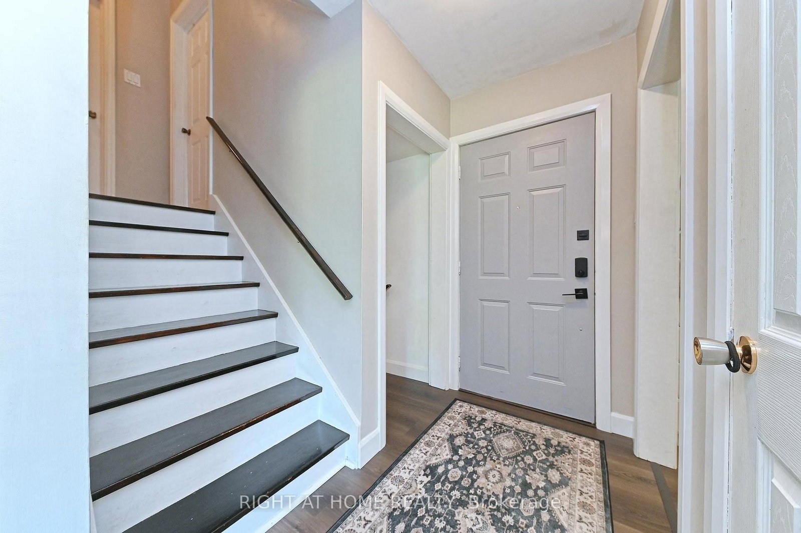 446 Geneva Street • St. Catharines, ON photo 12